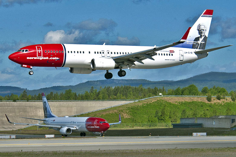 Norwegian airline landing