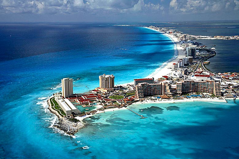 Aerial view of the seven mile long main beach at Cancun, Mexico © S Ata Safizadeh - Wikimedia Commons