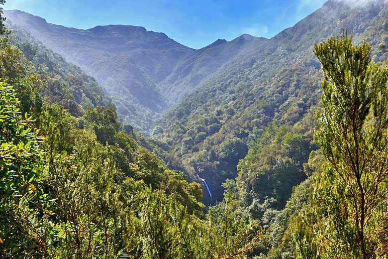 Beautiful valley on the levada do Caldeirão Verde © Watzmann - Wikimedia Commons