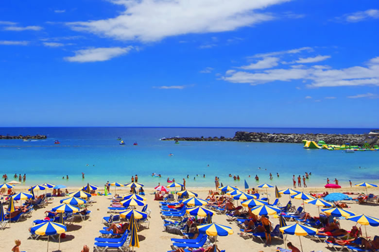 Amadores Beach at the height of summer, Gran Canaria