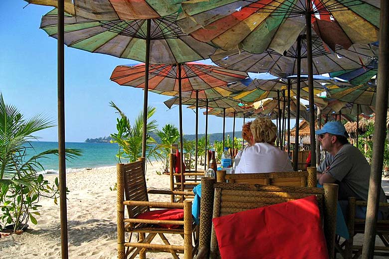 Bar on Bang Tao Beach, Phuket, Thailand © Tiger@Northwest - Panaramio.com