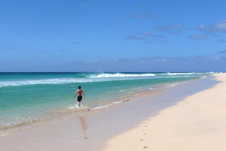Pristine beach on Boa Vista Island, Cape Verde © niall62 - Flickr Creative Commons