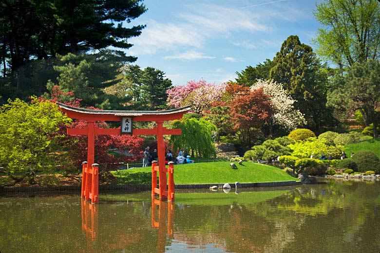 Japanese section at the Brooklyn Botanic Garden © Betty Crocker - Wikimedia Commons