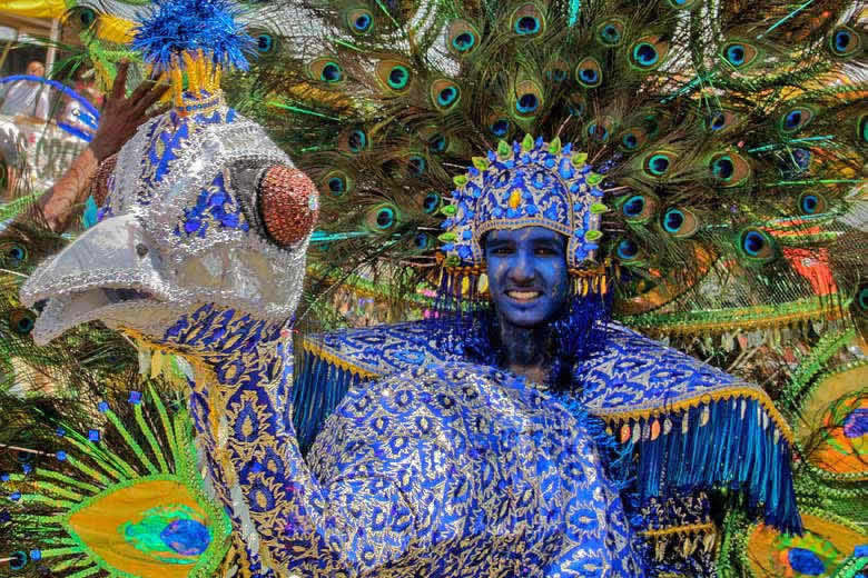 Carnival costume, Trinidad © Idobi - Wikimedia Commons