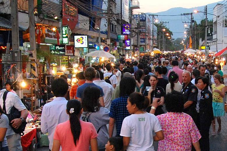 Chiang Mai Night Market © Takeaway - Wikimedia Commons