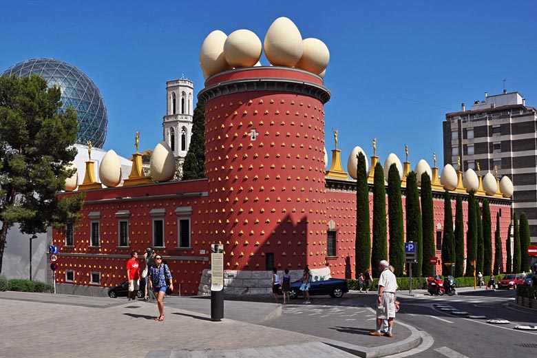 Dalí Theatre-Museum in Figueres, Costa Brava © Hans Porochelt - Flickr Creative Commons