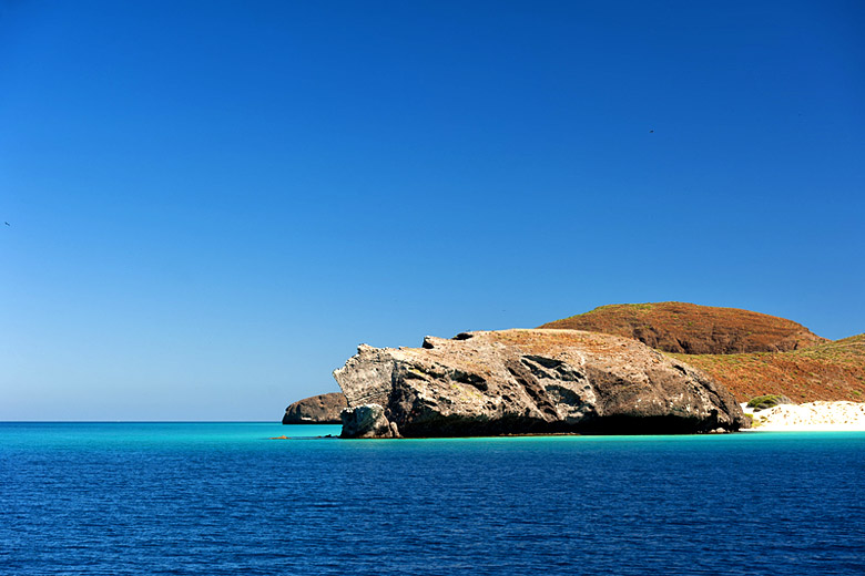 The stunning blue waters of the Sea of Cortez, Los Cabos, Mexico © Izanbar - Dreamstime .com