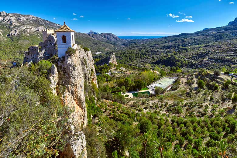 The sheer limestone cliffs and dramatic beauty of Guadalest © Vitaly Titov - Fotolia.com