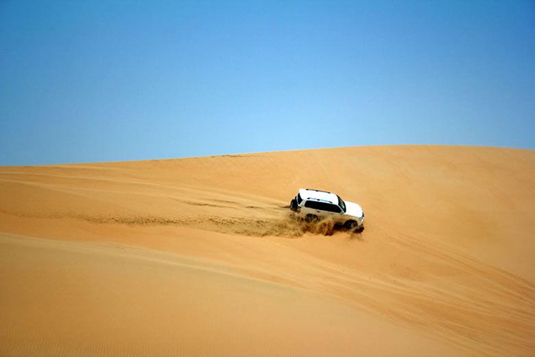 Cruising the dunes on a 4x4 desert safari in Dubai © Kouzen - Fotolia.com