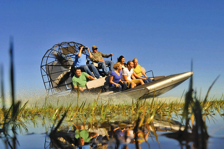Exploring the waters around Kissimmee by airboat in Florida © Experience Kissimmee - Flickr Creative Commons