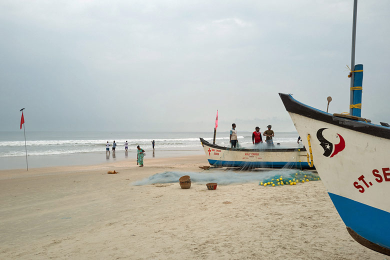 Fishermen on the beach, Benaulim, Goa © Bruno Vanbesien - Flickr Creative Commons