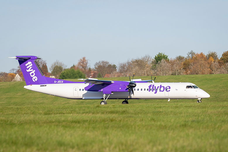 flybe Bombardier Dash 8 © flybe