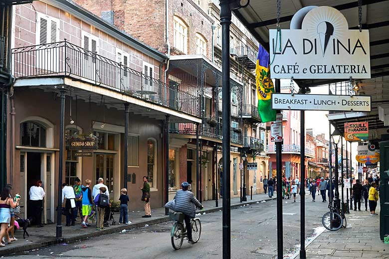 Take a stroll through the French Quarter of New Orleans © Pedro Szekely - Flickr Creative Commons