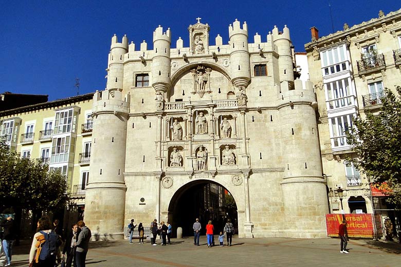 Sixteenth-century gateway into the city of Burgos © Santiago Lopez-Pastor - Flickr Creative Commons