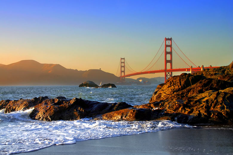 Golden gate sunset, San Francisco, California, USA © col - Shutterstock.com