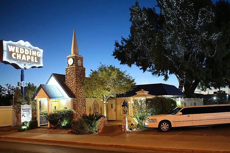The tiny Graceland Wedding Chapel in Las Vegas © Llaxina - Wikimedia Commons