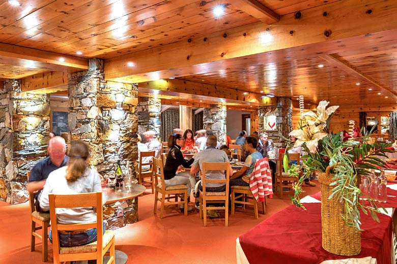 The restaurant at Chalet Hotel Aiguille Percée