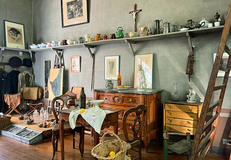 Interior of Cézanne's studio in Aix-en-Provence © B.Watts
