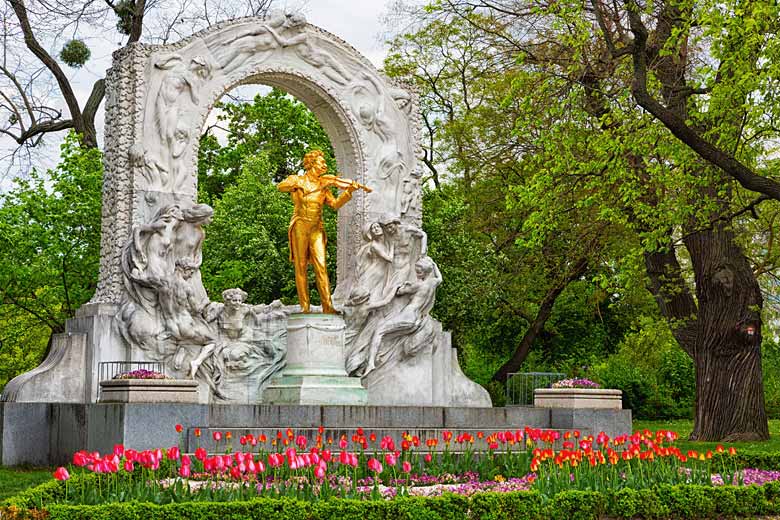 Statue of Johann Strauss in Stadtpark, Vienna © Elena Shchipkova - Adobe Stock Image