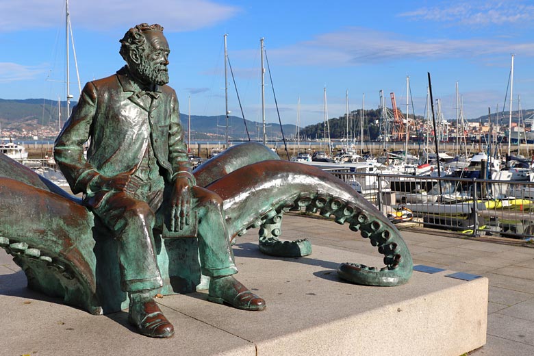 Jules Verne statue, Vigo marina