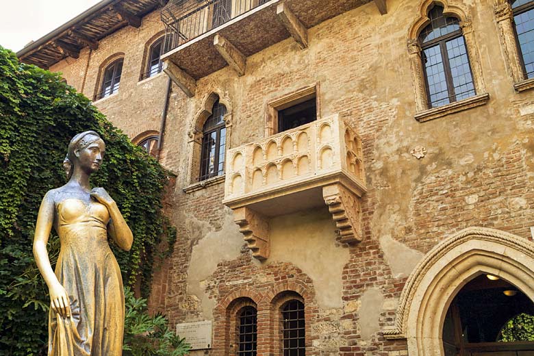 Juliet's house in Verona © Vladimir Sazonov - Adobe Stock Image