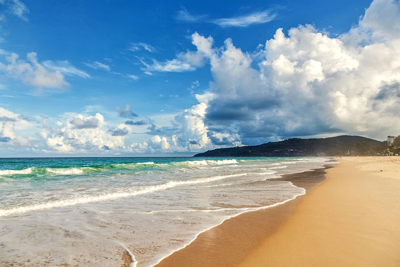 Karon Beach, Phuket, Thailand © Sergey Belov - Fotolia.com