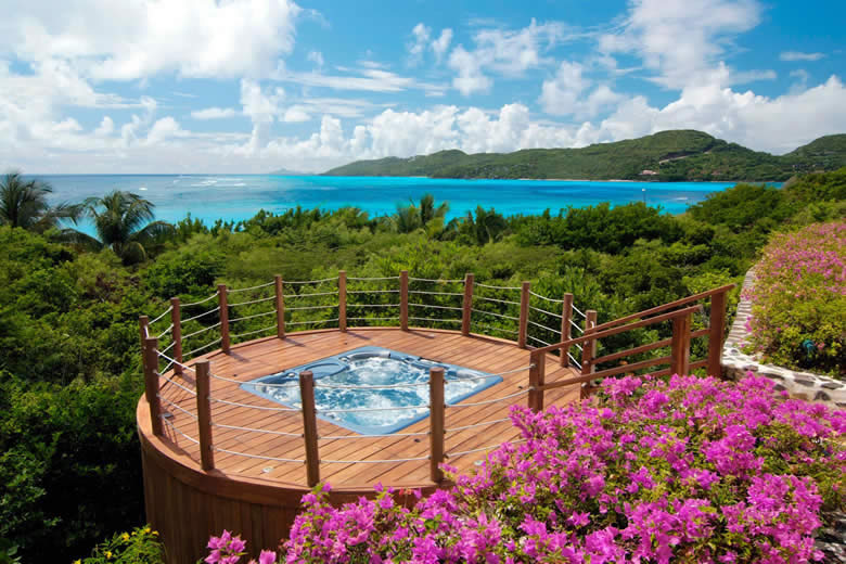 Luxury Caribbean villas with a jacuzzi © Oliver's Travels