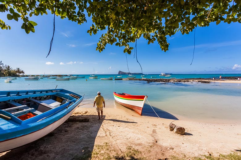 Make a splash in Mauritius © Unclesam - Adobe Stock Image