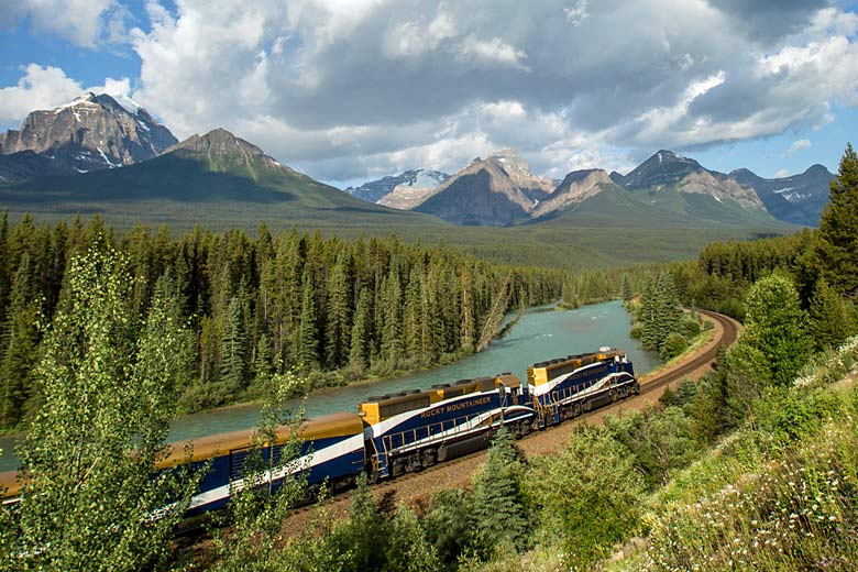 The Rocky Mountaineer rounding Morant's Curve