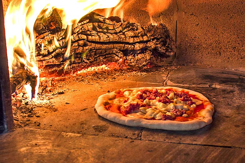 Naples is the birthplace of pizza © Staraldo - Fotolia.com