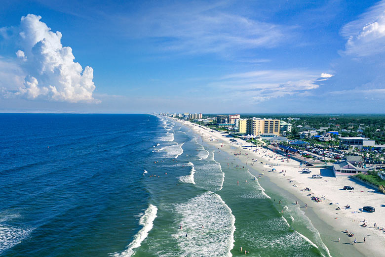 New Smyrna Beach on Florida's east coast © JavierArtPhotography - Adobe Stock Image