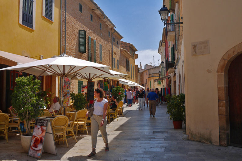 The old town of Alcudia, Majorca © GanMed64 - Flickr Creative Commons