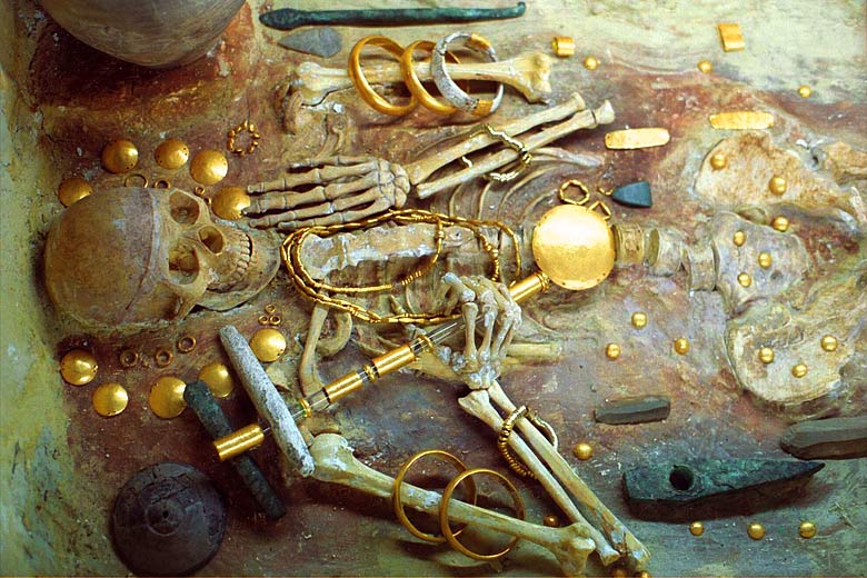 Museum display of the oldest known gold objects ever discovered © Zdenek Kratochvil - Wikimedia Commons