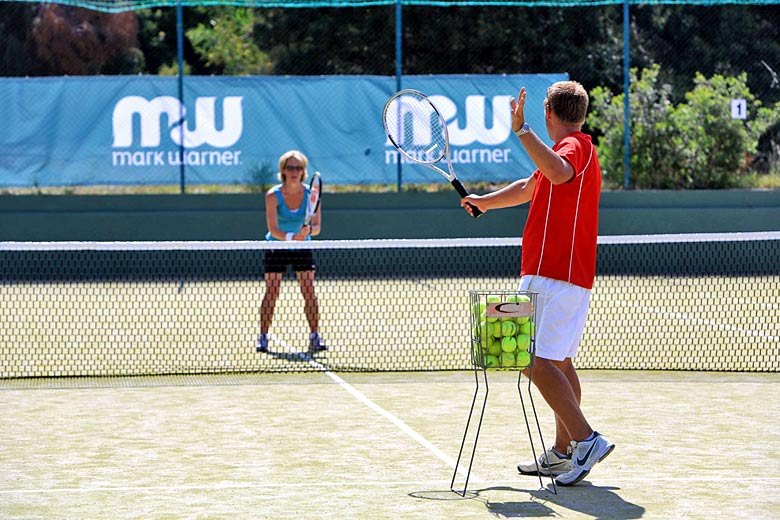 One to one session with LTA accredited coach with Mark Warner