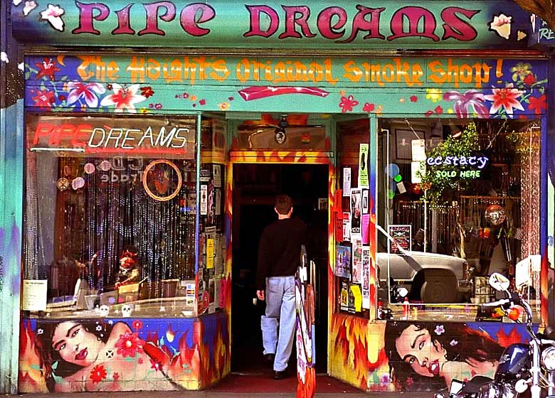 The Pipe Dreams shop, Haight Ashbury © David Ohmer - Flickr Creative Commons