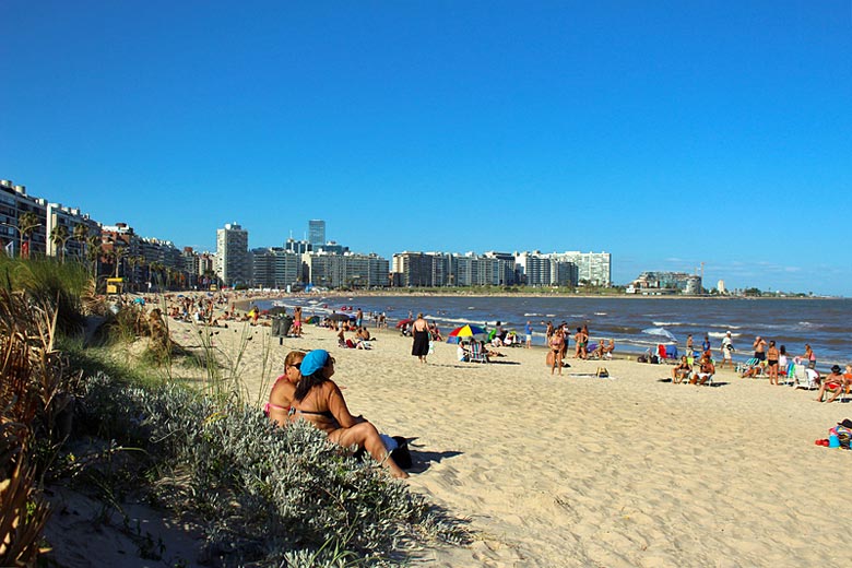 Pocitos Beach, Montevideo © GVictoria - Dreamstime.com
