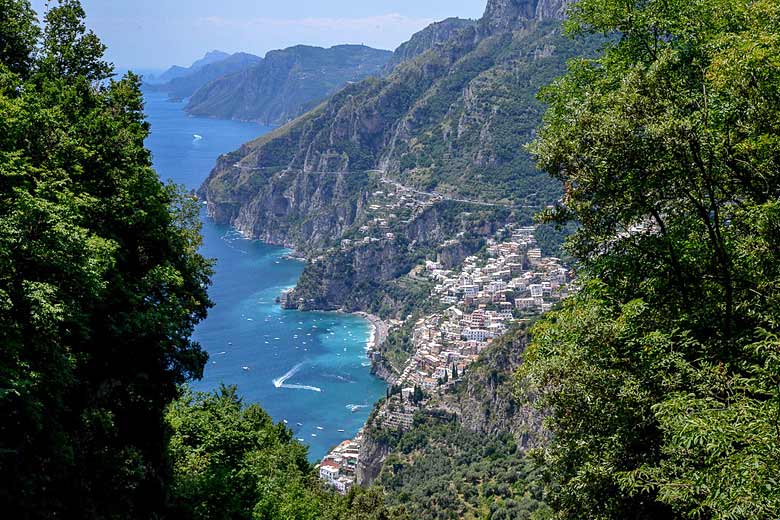 View of Positano from the 'Path of the Gods' © Jürgen Mangelsdorf - Flickr Creative Commons