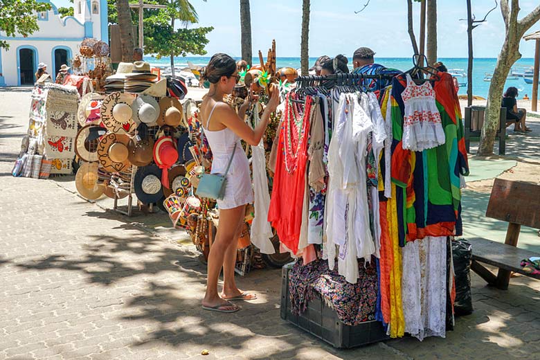 Browse the markets along Praia do Forte