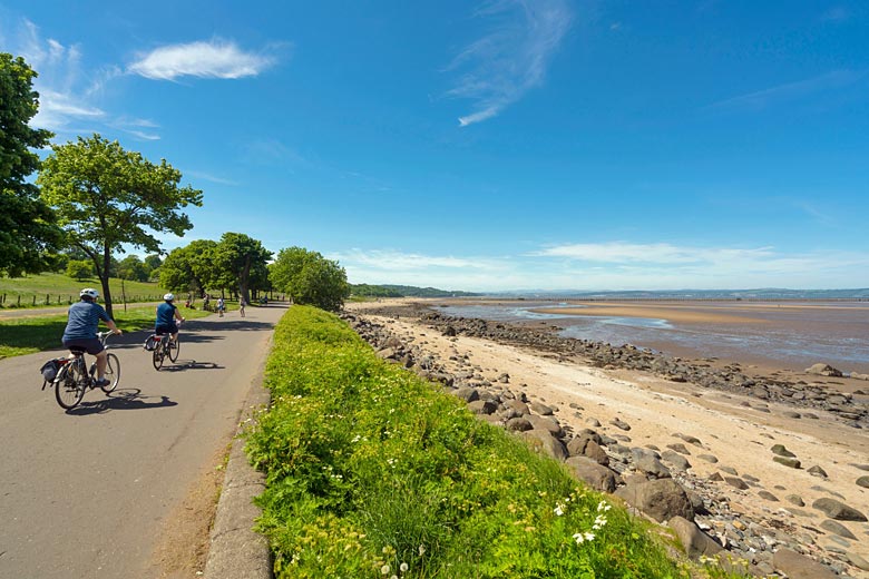 Enjoy views across the firth between Cramond and Silverknowes