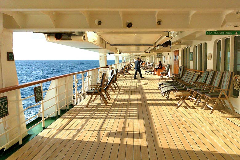 Promenade Deck on the Oriana © Toby Charlton-Taylor - Flickr Creative Commons