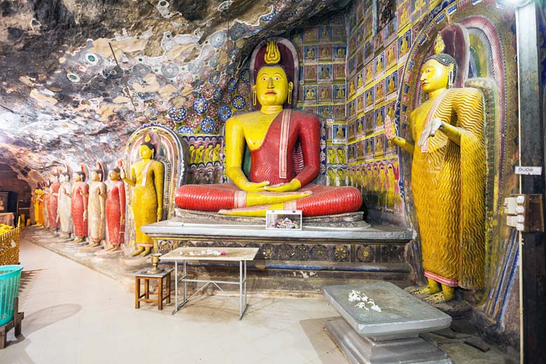 Buddha statues inside the Ridi Vihara Cave Temple