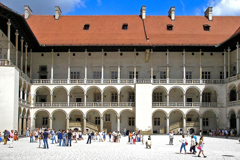 Courtyard of the Royal Castle in Kraków © Gryffindor - Wikimedia Commons