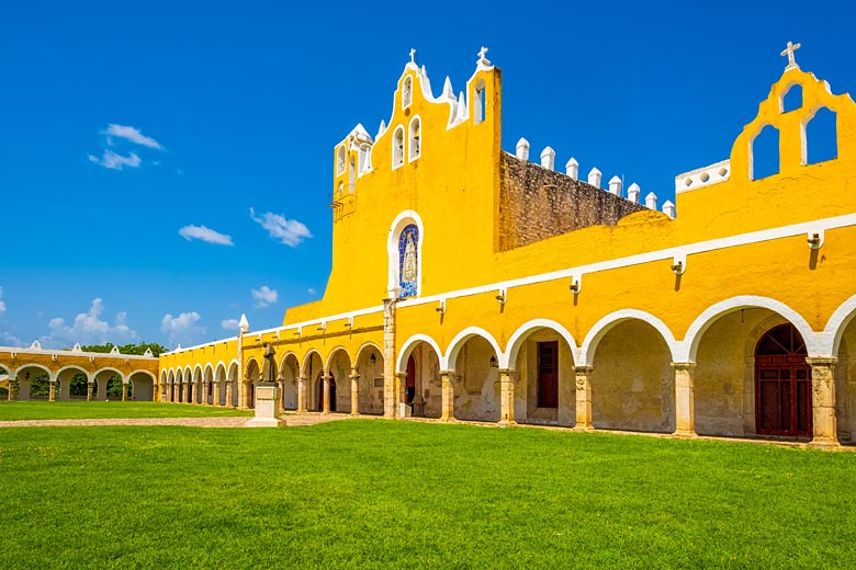 The dazzling San Antonio Monastery, Izamal © Kmiragaya - Adobe Stock Image