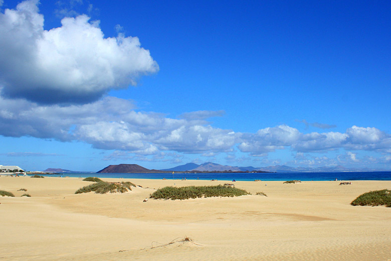 Sand, sea and sky in Fuerteventura, Canaries © Miska Saarikko - Flickr Creative Commons