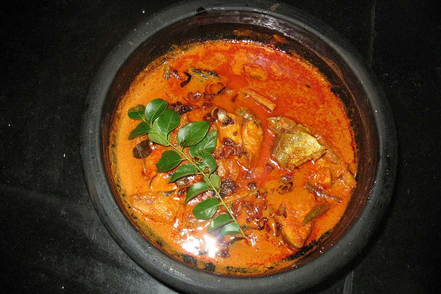 Seafood curry, Kerala © Kalakki - Wikimedia Commons