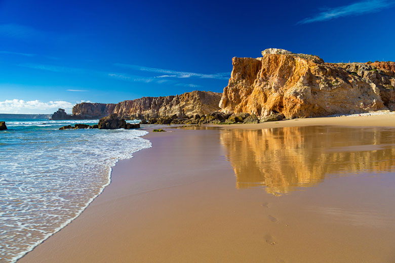 Secluded beaches in the Algarve © Beketoff - Adobe Stock Image