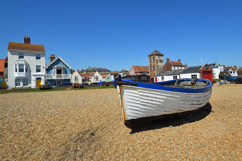 Fishing boat on the beach at Aldeburgh, Suffolk © Harlequin9 - Adobe Stock Image