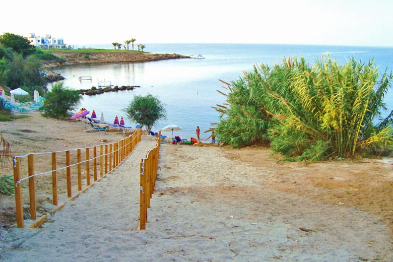 Sirena Bay, Protaras, Cyprus © Ayia Napa Protaras - Wikimedia Commons