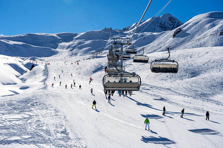 Ski from your door straight to the lifts at Les Arcs © Hemis - Alamy Stock Photo