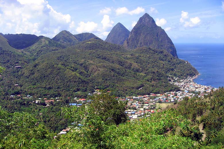Soufrière and the Pitons, St Lucia © fussball_89 - Flickr Creative Commons